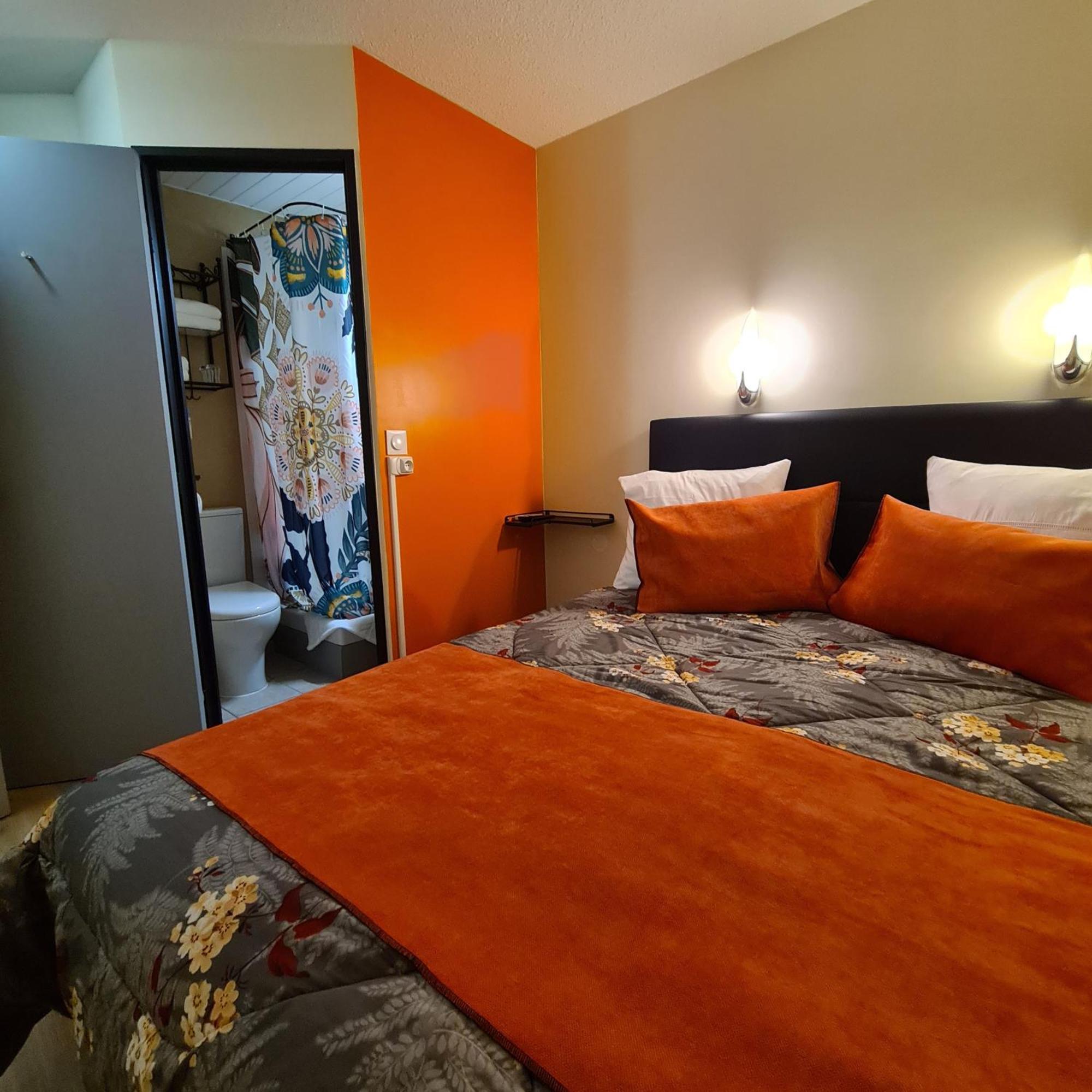 Hotel L'Etoile Aeroport - A61 Carcassonne Esterno foto