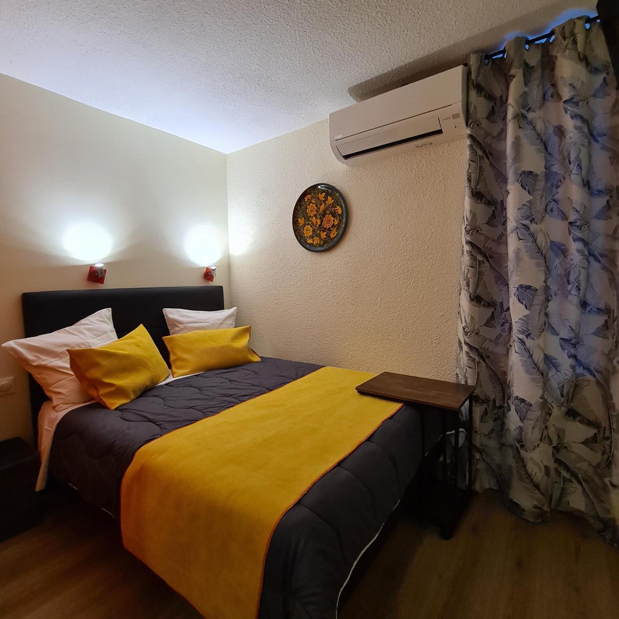 Hotel L'Etoile Aeroport - A61 Carcassonne Esterno foto