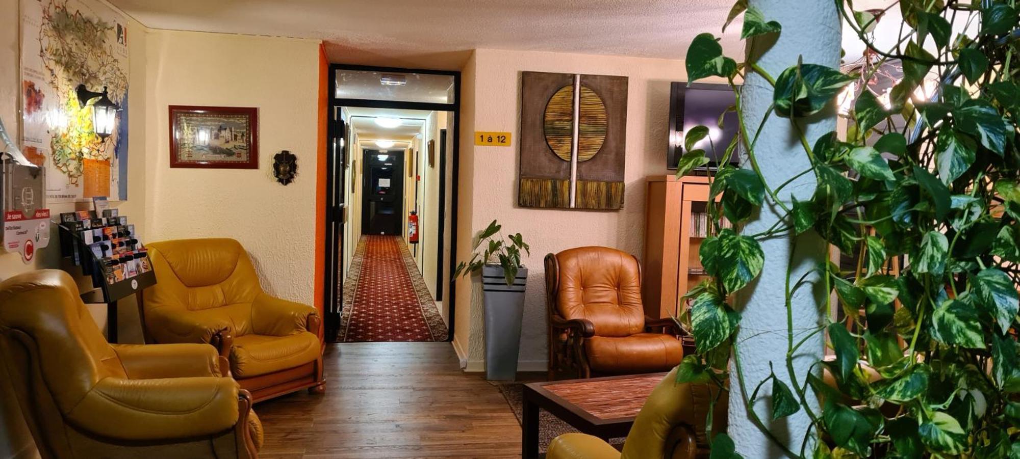 Hotel L'Etoile Aeroport - A61 Carcassonne Esterno foto